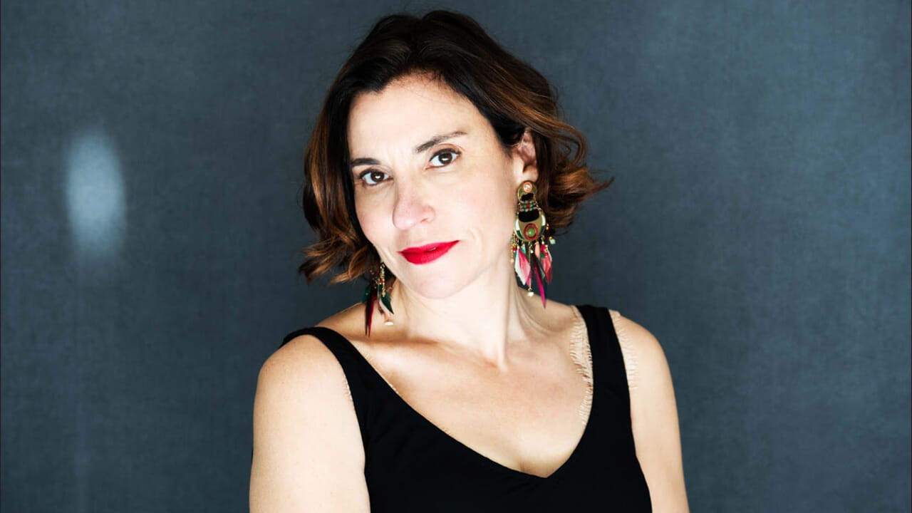 Penulis Italia yang telah memukau satu setengah juta pembaca ini kembali hadir di toko buku