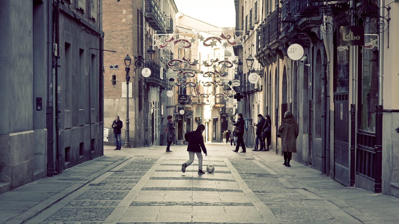 Alasannya "anak-anak tidak lagi bermain di halaman" Ini sangat nyaman bagi kami