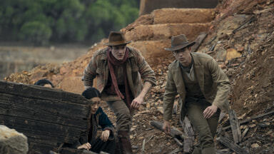 Sherlock Muda - Pahlawan Fiennes Tiffin, Dónal Finn (Kredit Foto_ Dan Smith)-2