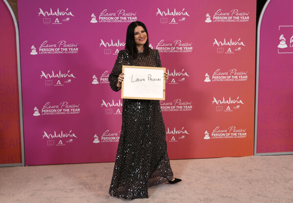 Laura Pausini di gala Latin Recording Academy Person of the Year di Seville, Spanyol 15 November 2023. (Foto oleh Jose Breton/Invision/La Presse)