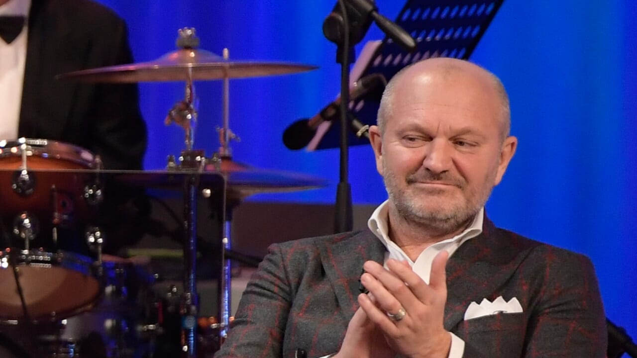 Siapa yang benar tentang Andrea Pucci antara tele-Meloni dan sosial-Schlein: ide saya dan survei Anda