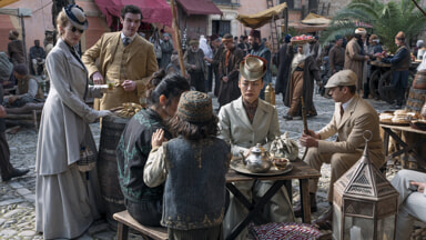 Sherlock Muda - Pahlawan Fiennes Tiffin, Dónal Finn, Zine Tseng, Natascha McElhone (Kredit Foto_ Dan Smith)