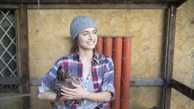 Ini bukan negara untuk para lajang - Matilde Gioli dalam sebuah adegan dari film tersebut