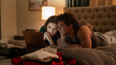 Di Luar Kampus - Prime Video - foto 3