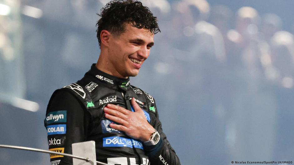 Lando Norris - juara dunia Formula 1 yang ramah di sebelahnya