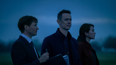 Colin Hanks dan Jessica Henwick di Silo 3