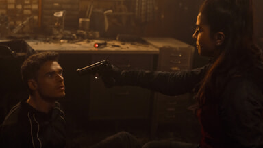 Benteng 2 - Richard Madden dan Priyanka Chopra Jonas