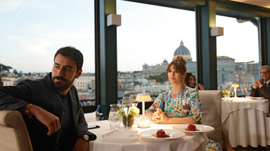 Bahkan Lebih Seksi - Michele Rosiello dan Diana Del Bufalo - memuji Francesco Berardinelli