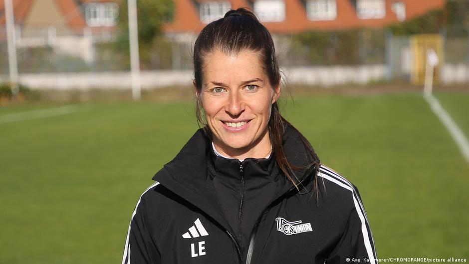 Marie-Louise Eta menjadi pelatih wanita pertama di Bundesliga