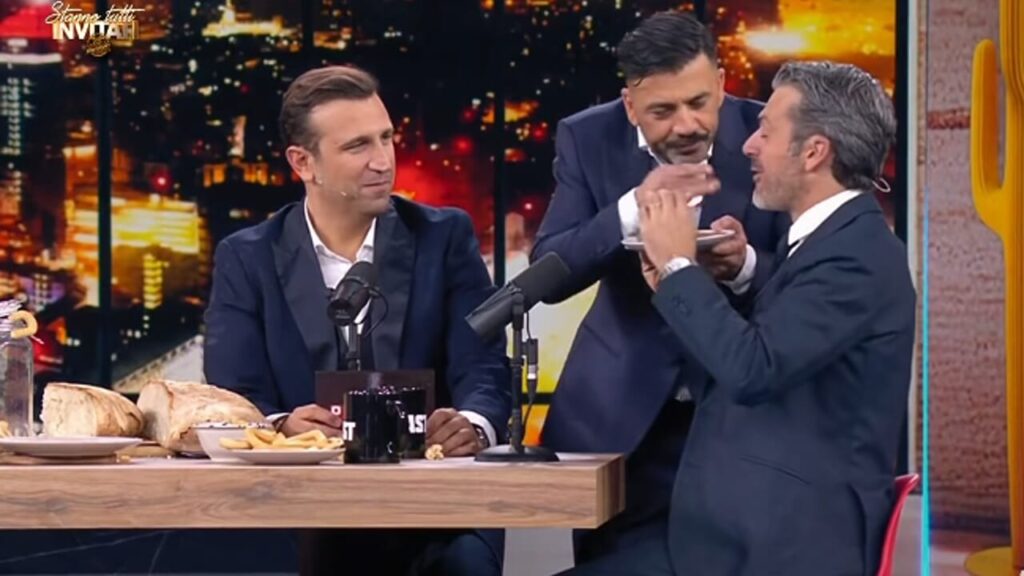 Pio dan Amedeo, dengan "Semua orang diundang" kami tertawa. Tapi pertunjukan mereka adalah déjà-vu yang besar