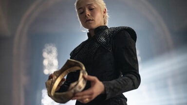House of the Dragon 3 - Rhaenyra dengan mahkota ayahnya