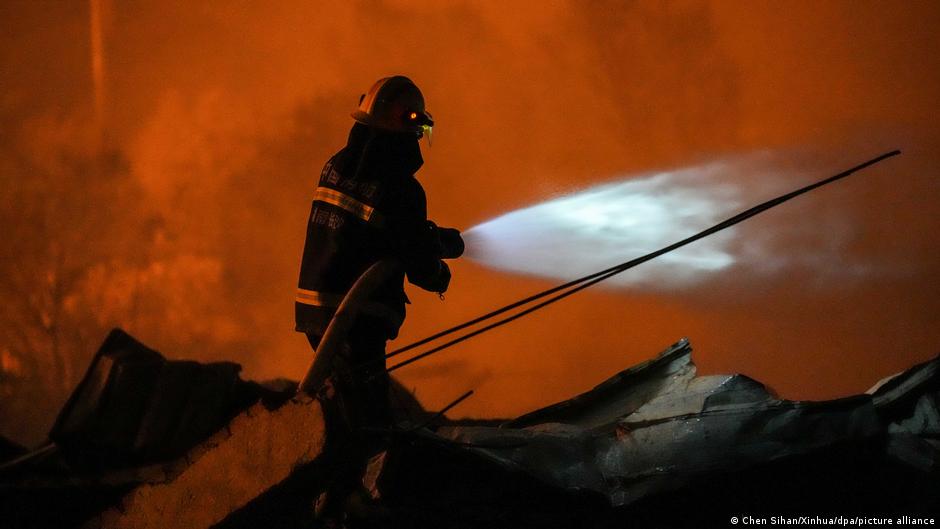 Pabrik kembang api di Tiongkok sangat berbahaya