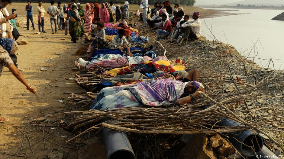 Perempuan adat berjuang melawan bendungan di India