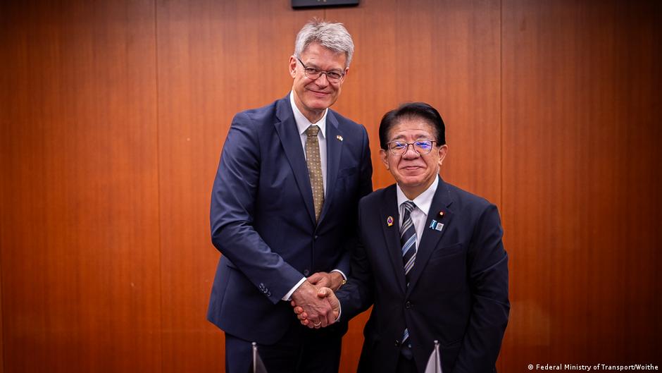 Schnieder berpromosi di Jepang "hidrogen hijau"