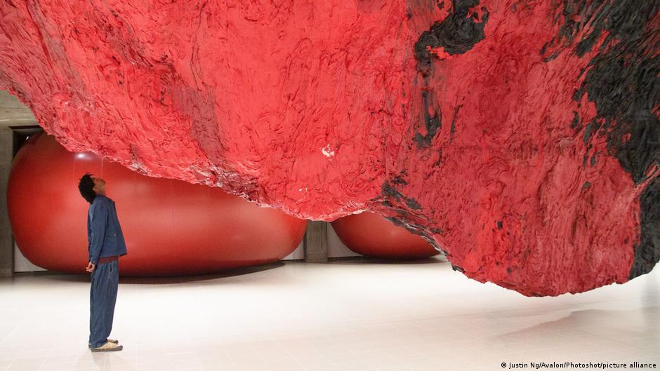 Anish Kapoor: Seni di tepinya