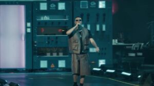 Disney+ merayakan Marracash: pertunjukan konser dan film dokumenter tentang Raja Rap Italia