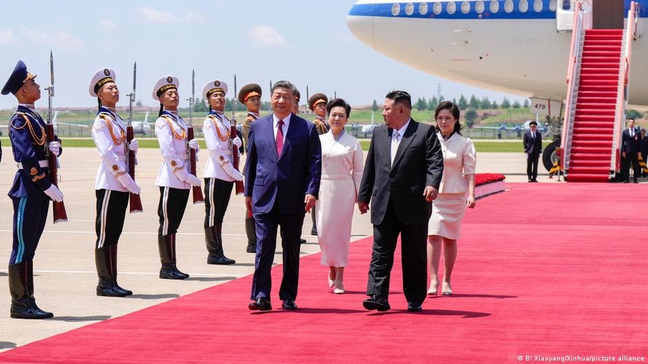 Tiongkok-Korea Utara: Xi menunjukkan solidaritas dengan Kim