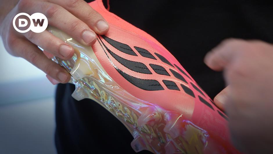 Adidas membuat sepatu sepak bola untuk para bintang