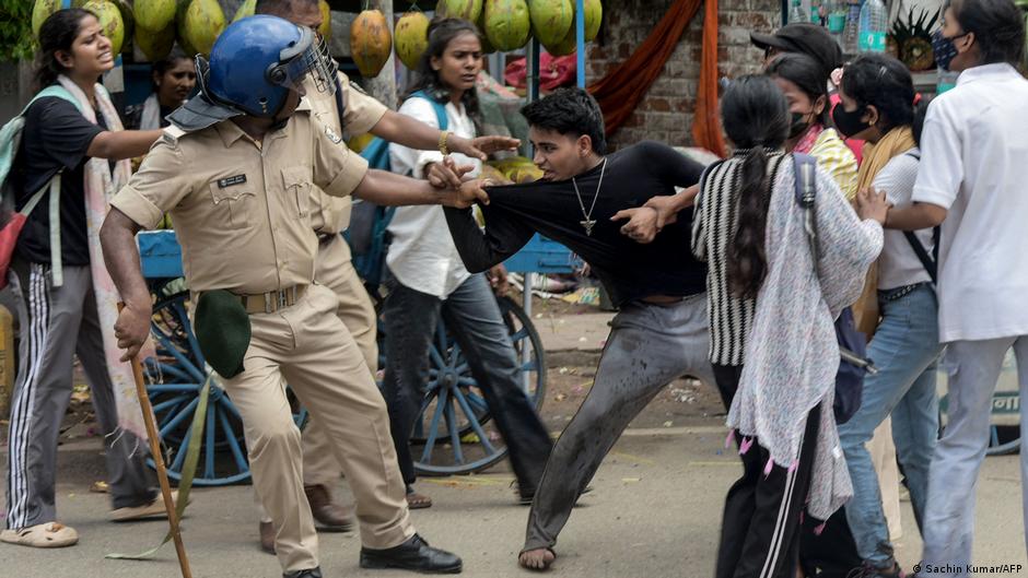 India setelah protes: intimidasi melalui ancaman hukuman?