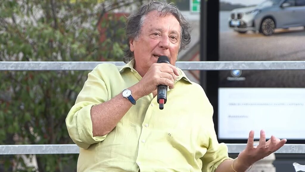 iacchetti: "Striscia sudah mati, mereka membunuhnya. Kami memiliki Al Bano sebagai tamu". Namun kebenarannya ada di tempat lain