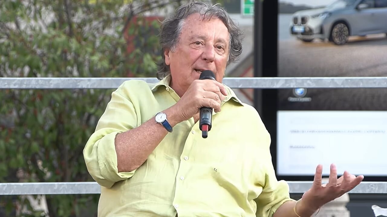 iacchetti: "Striscia sudah mati, mereka membunuhnya. Kami memiliki Al Bano sebagai tamu". Namun kebenarannya ada di tempat lain