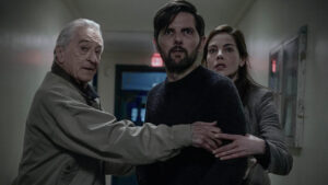 "Pembisik"film thriller (tidak terlalu sukses) yang dibintangi Robert De Niro di Netflix