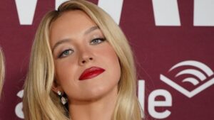 Sydney Sweeney dapat melakukan apapun yang dia inginkan dengan tubuhnya
