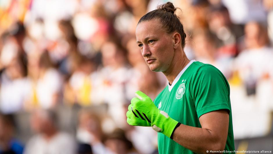 Almuth Schult: Menjadi ibu lebih penting daripada Piala Dunia