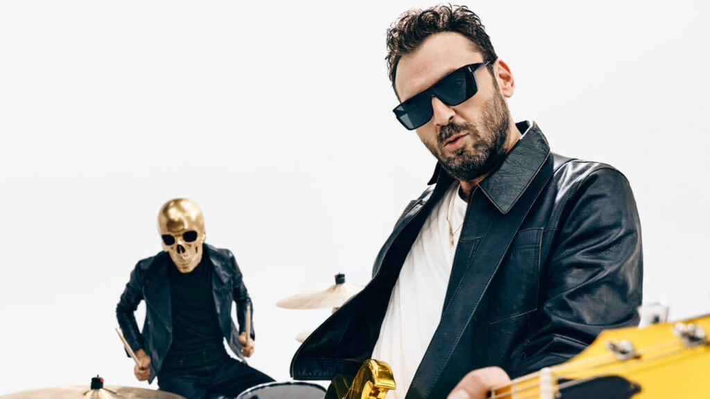 Beruntungnya ada Cesare Cremonini, salah satu dari sedikit orang yang mengambil risiko di Italia