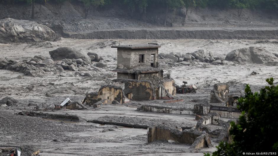 Nepal: Mengapa kita harus menanggung biayanya sendiri?