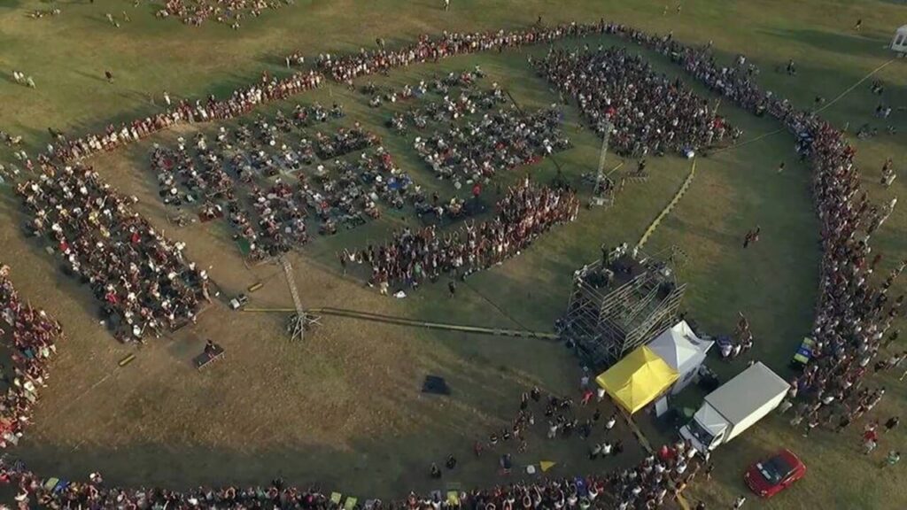 Rockin'1000, padang rumput tempat terciptanya sejarah yang tidak ingin diingat oleh siapa pun