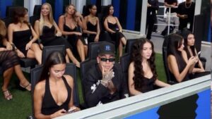 Sfera Ebbasta dan "kejantanan abadi"