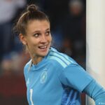 DFB Wanita: Ena Mahmutovic memanfaatkan peluang mencetak gol melawan Berger