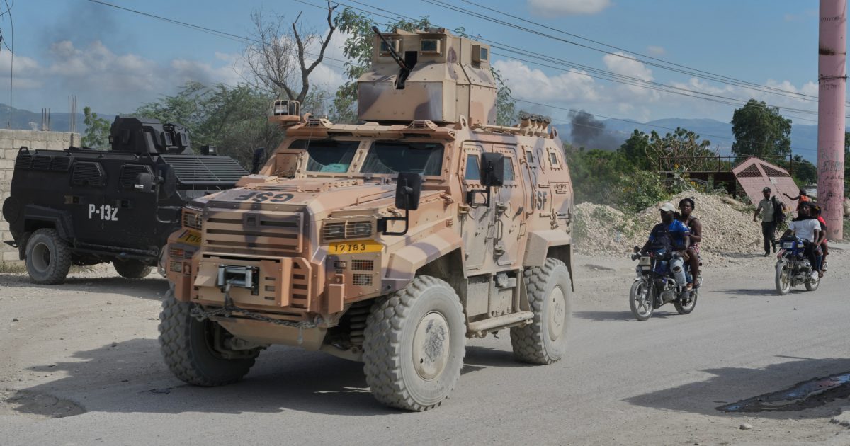Geng Haiti menangkap empat tentara Salvador dalam serangan
