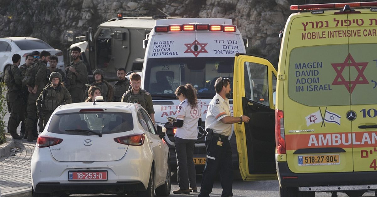 Israel akan menutup Tepi Barat setelah serangan teror di Hebron