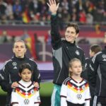 Kiper Ann-Katrin Berger tetap setia kepada tim putri DFB