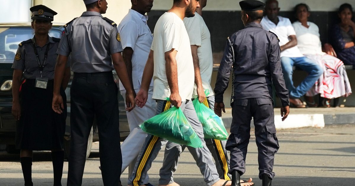 Pelaut Iran yang terkatung-katung dipulangkan untuk mendapat perawatan medis