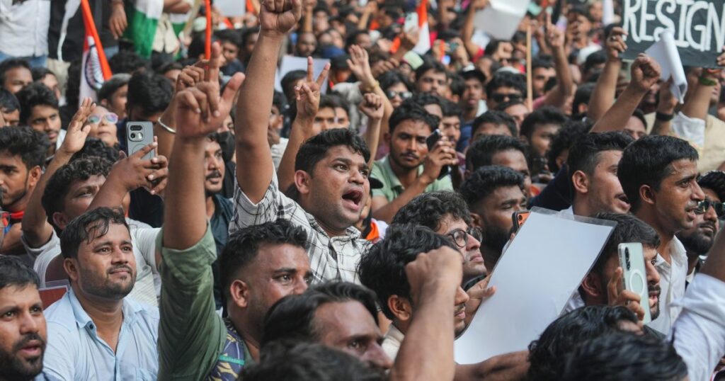 Pemuda India menyalakan kembali protes | DUNIA