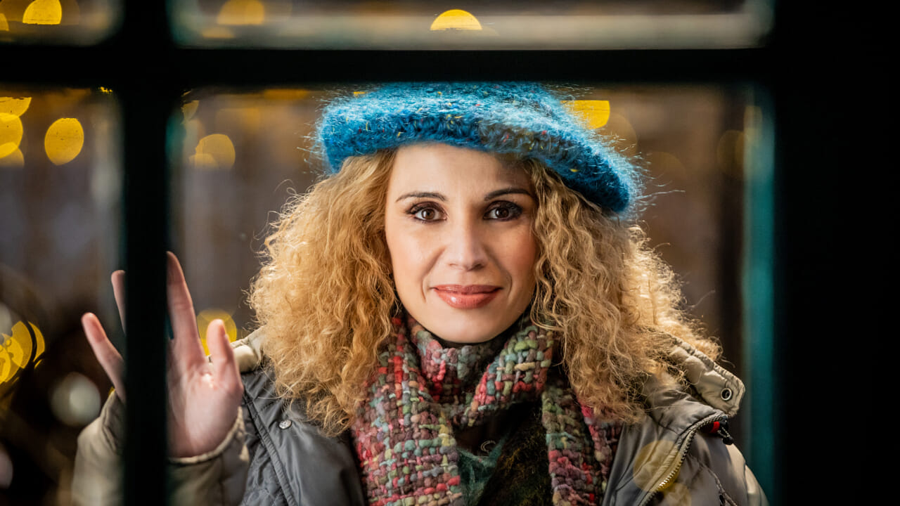 "Dosa"seri pertama oleh Emanuela Fanelli ada di HBO Max: berlatar tahun 2049 dan penuh dengan VIP